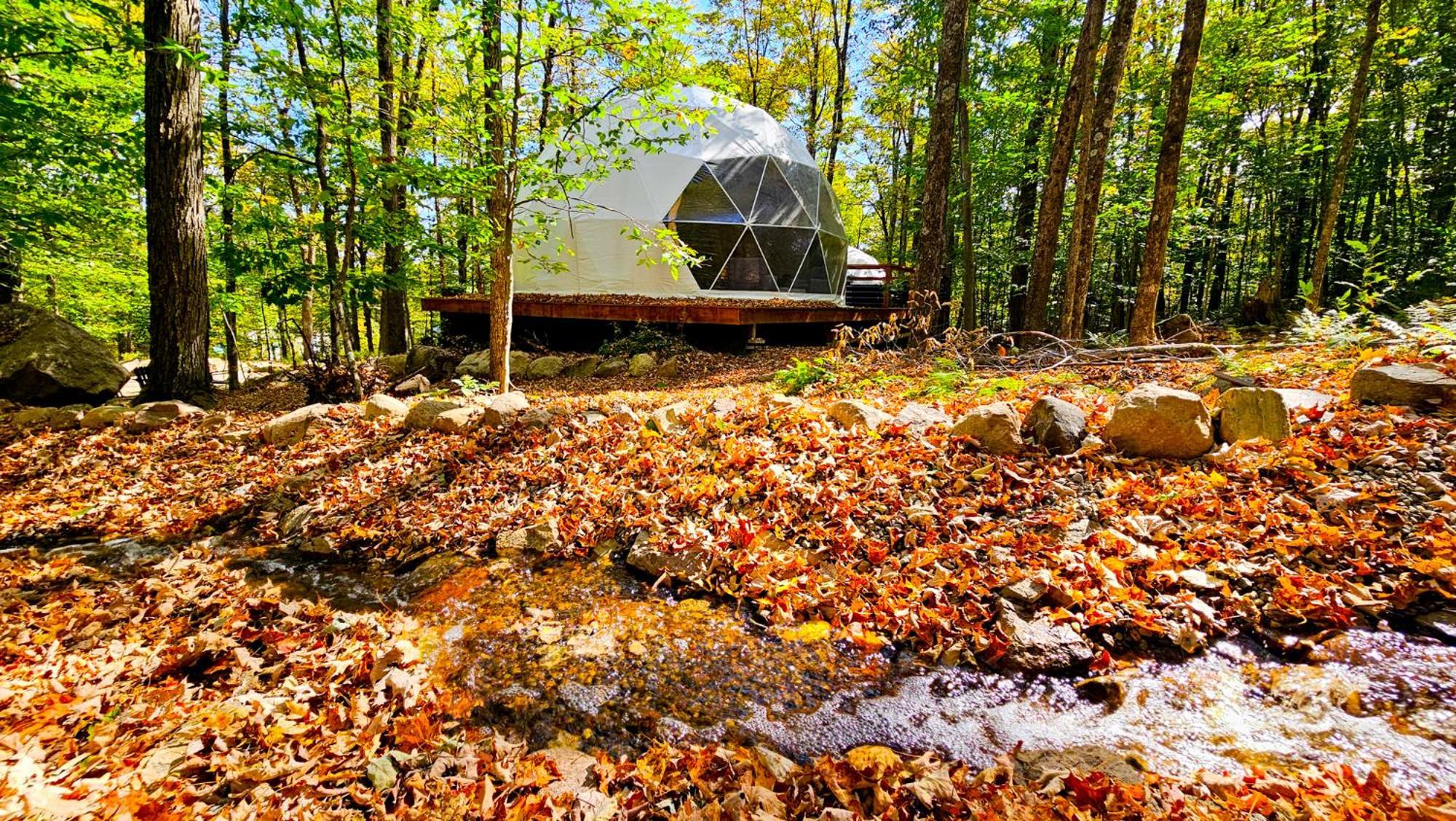 Dome Le Rocher Brownsburg エクステリア 写真